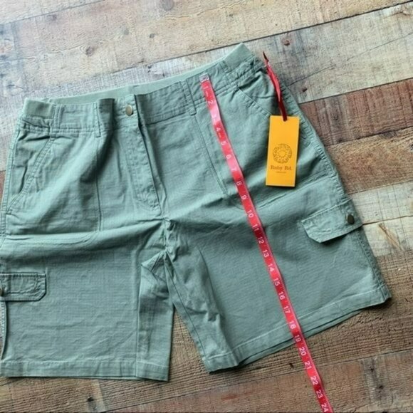 Ruby rd womens size 14 casual green cargo short with elastic waistband - Picture 6 of 7
